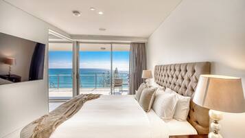 3 Bedroom Executive Luxe Apartment | Premium bedding, individually decorated, individually furnished