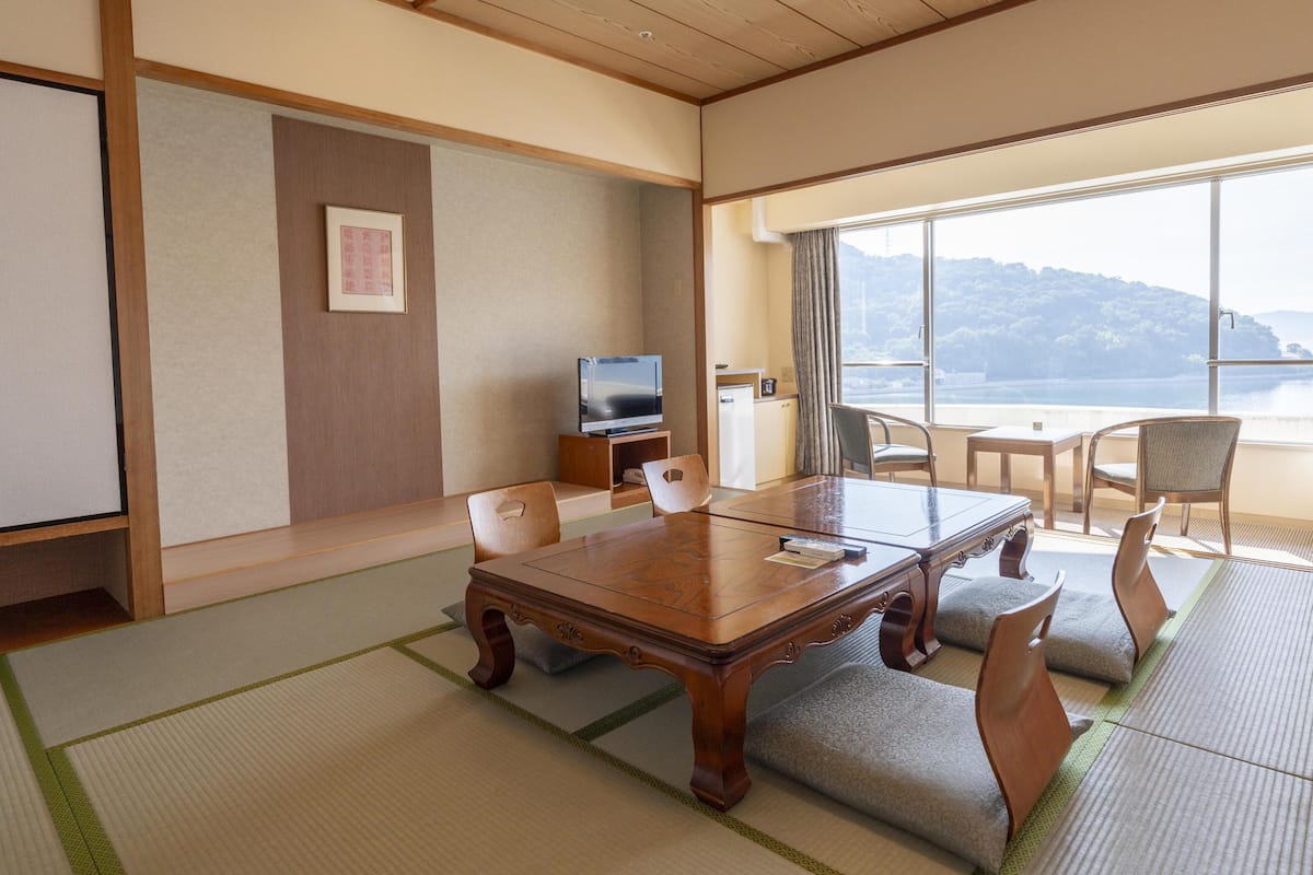 In-room safe, desk, soundproofing, free WiFi