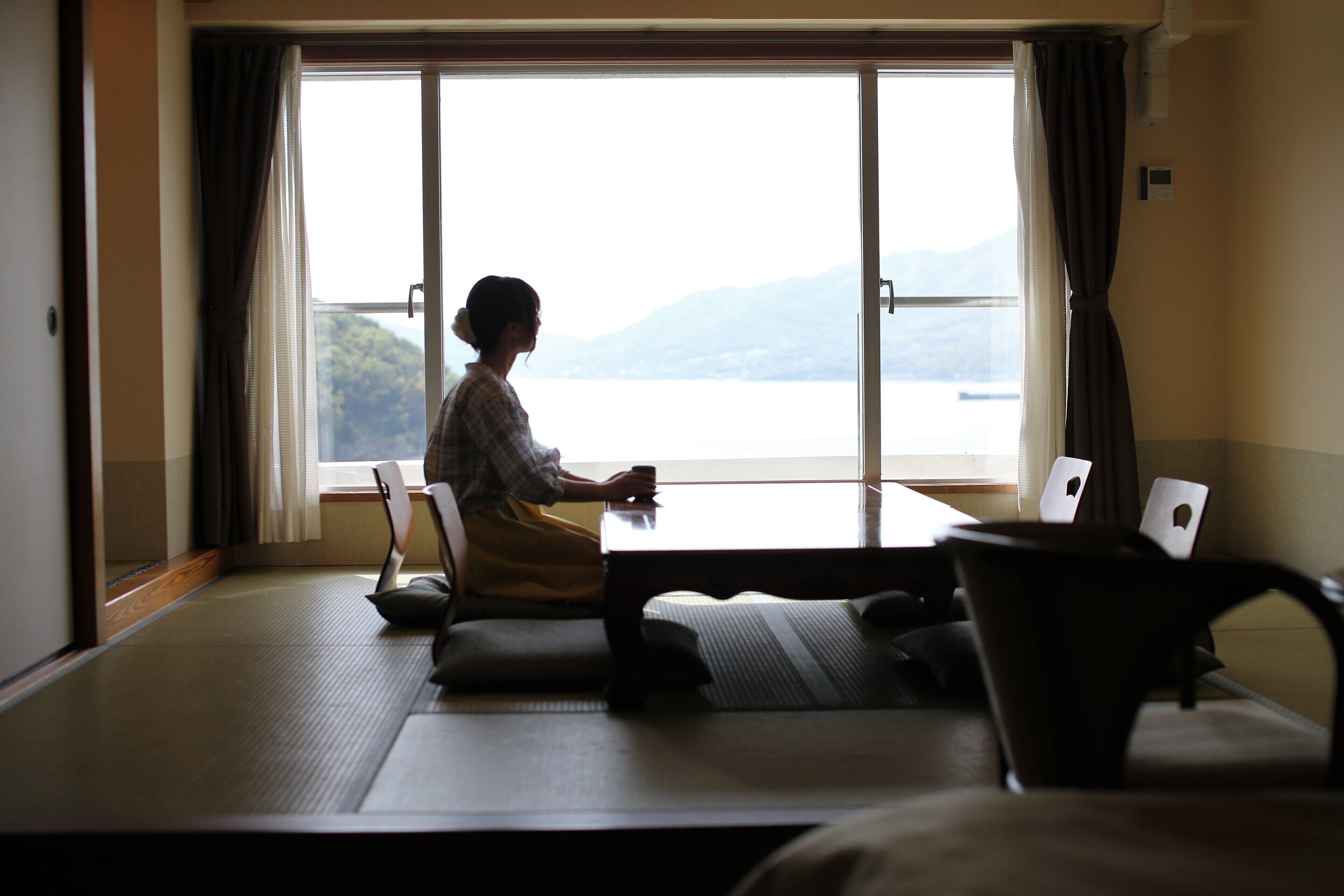 in-room safe, desk, soundproofing, free wifi