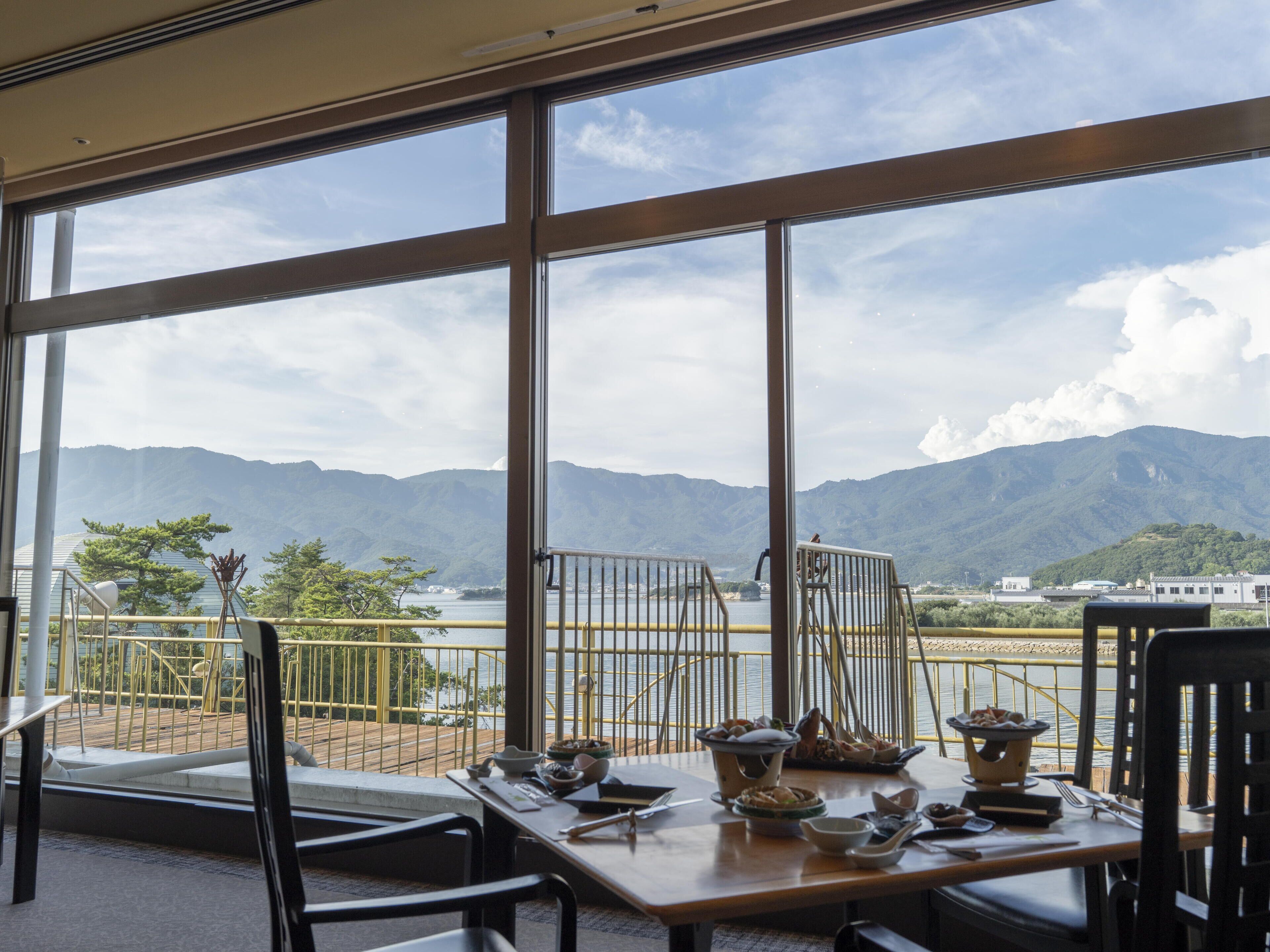 Japanese cuisine, ocean views 