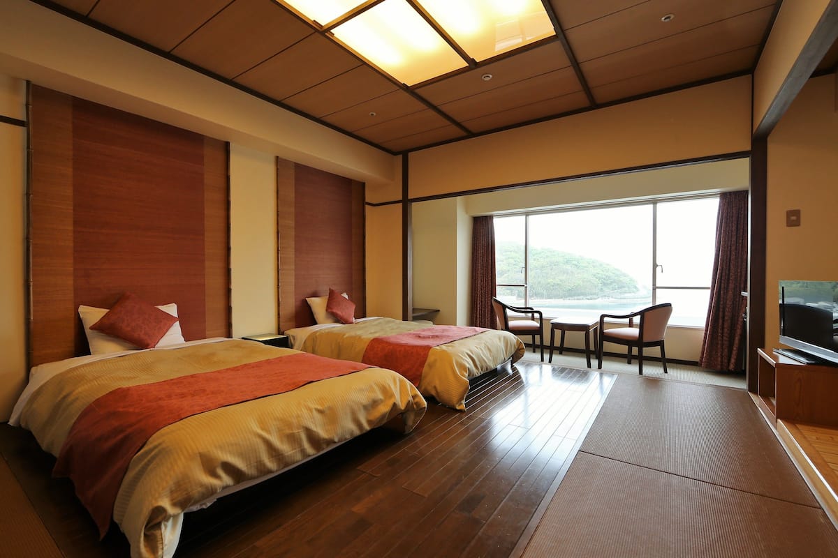 in-room safe, desk, soundproofing, free wifi