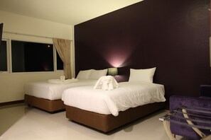 In-room safe, blackout curtains, soundproofing, free WiFi - Wiz Hotel (Pattaya)
