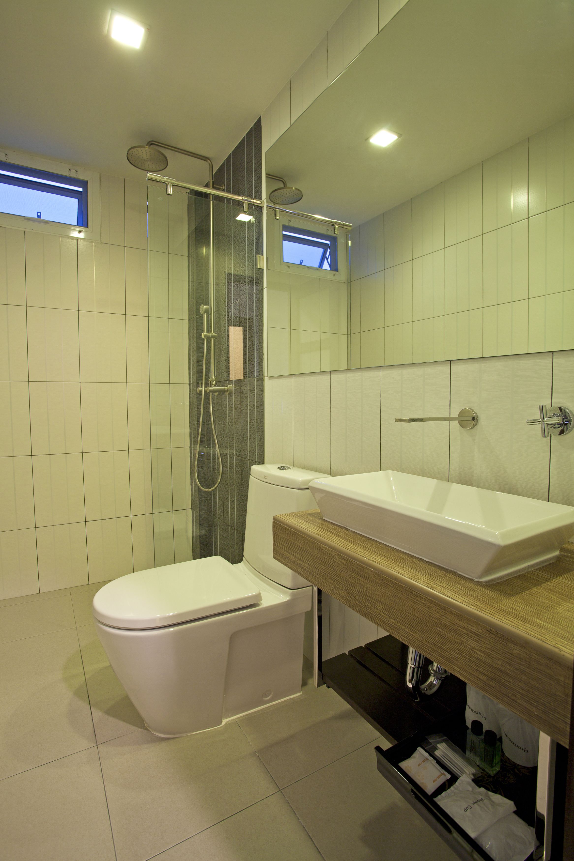 Deluxe-Zimmer | Badezimmer | Dusche, kostenlose Toilettenartikel, Haartrockner, Bidet