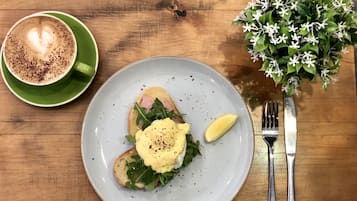 Ferdiglaget frokost hver dag (AUD 24 per person)