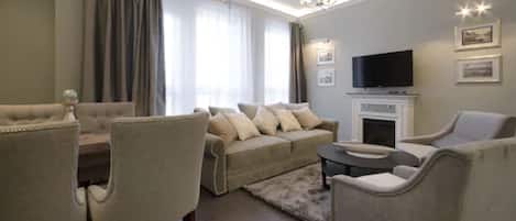 Apartment, 2 Bedrooms, Balcony (6 people) | Living area