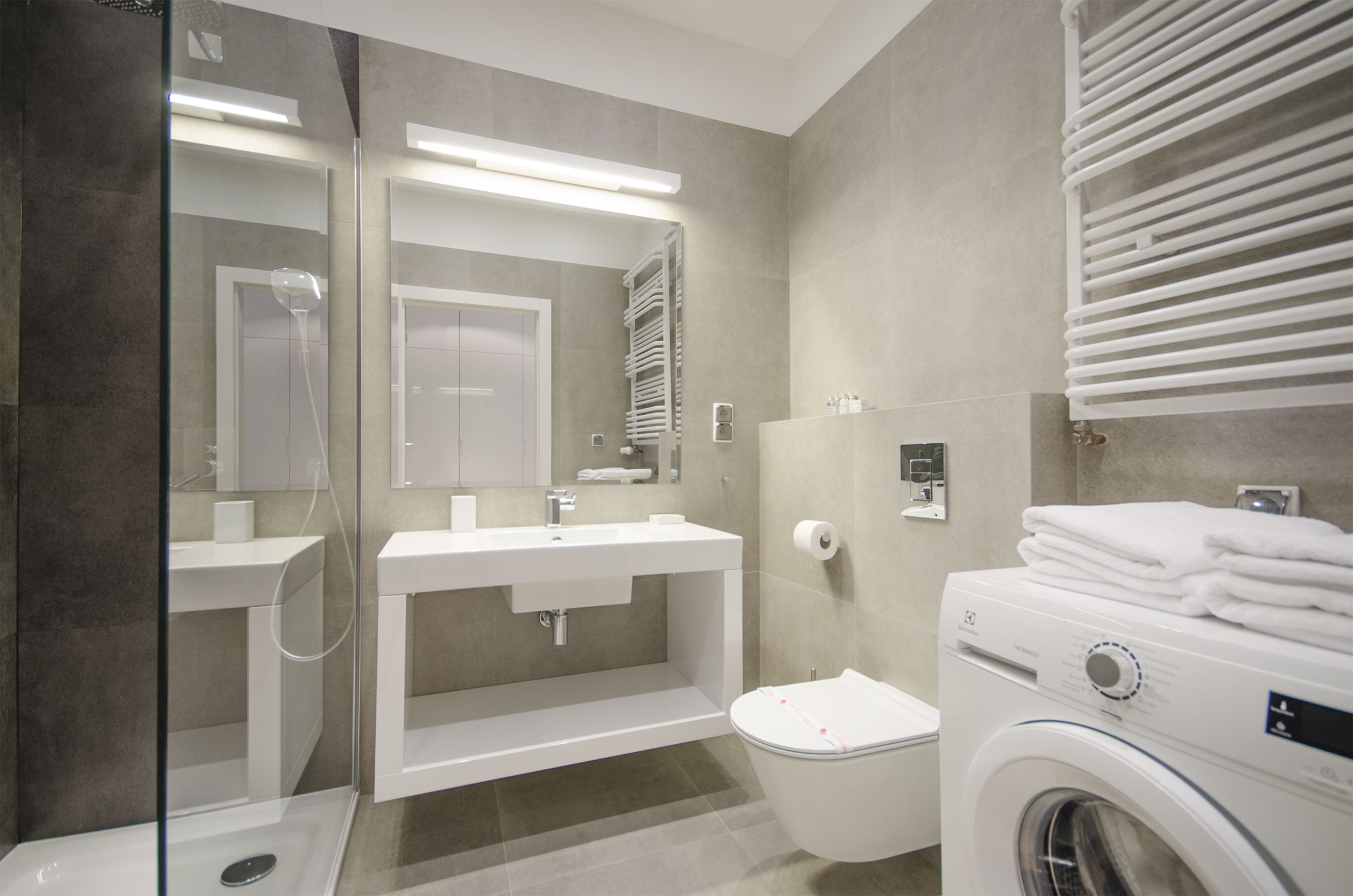 studio, city view (4 people) | bathroom | separate bathtub and shower, free toiletries, hair dryer, towels