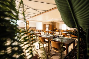 3 restaurants, breakfast, lunch, dinner served; Mediterranean cuisine 