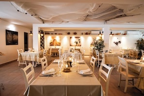 3 restaurants, breakfast, lunch, dinner served; Mediterranean cuisine