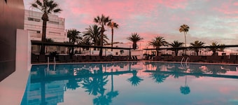 Aequora Lanzarote Suites
