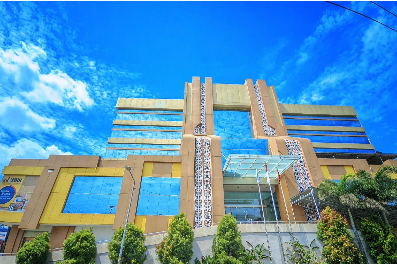 Mặt tiền nơi lưu trú