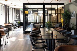 Se sirven cenas y cocina regional 