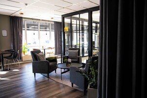 Se sirven cenas y cocina regional 