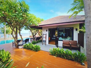 VIP Sea View Room | Minibar, desk, rollaway beds, free WiFi - Chidlom Resort (Phetchaburi)