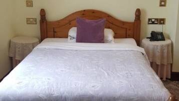Double Room | Desk, iron/ironing board, free WiFi