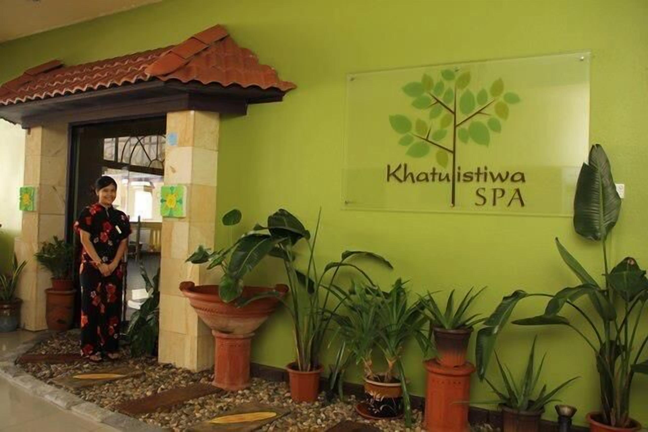 Hot tub, mud baths, aromatherapy, Thai massages, body wraps, body scrubs