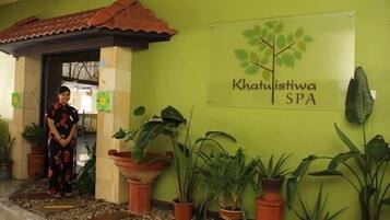 Hot tub, mud baths, aromatherapy, Thai massages, body wraps, body scrubs