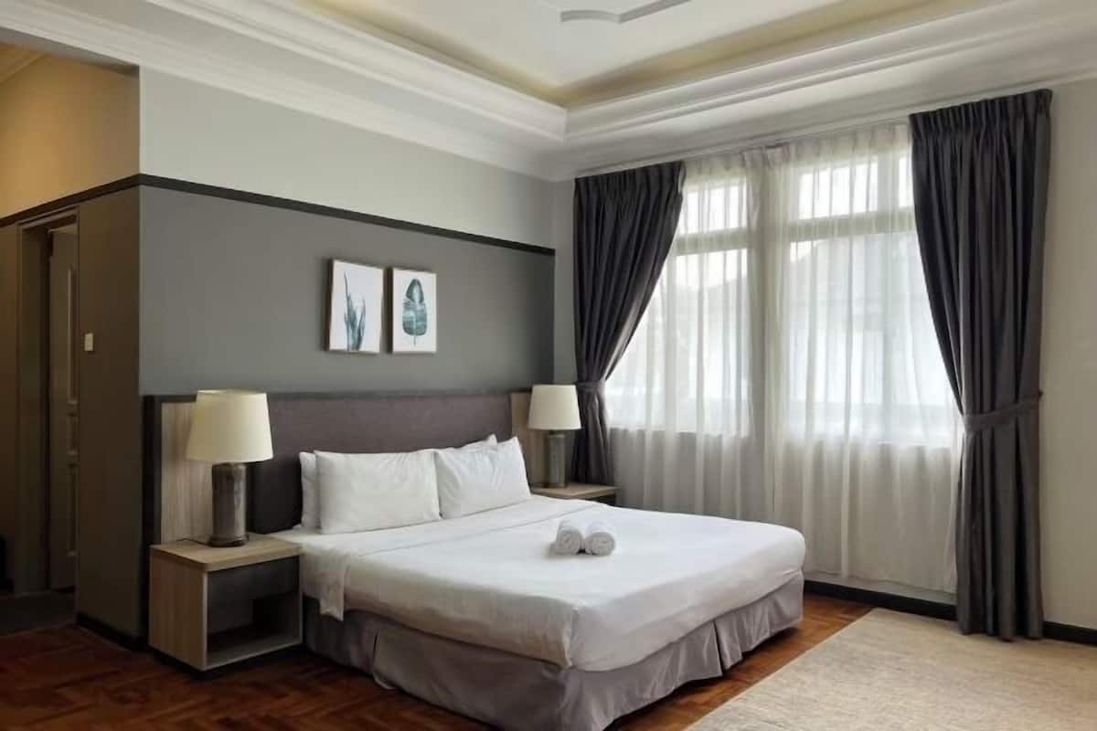 Egyptian cotton sheets, hypo-allergenic bedding, down comforters