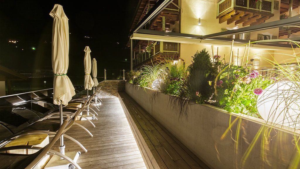 Sun deck