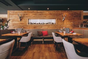 Breakfast and dinner served  - Hotel Kaprunerhof (Kaprun)