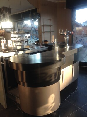 Bar (on property) - Hôtel Le Jardin (Lens)