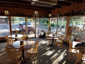 Lobby sitting area - The Willard Munger Inn (Duluth)