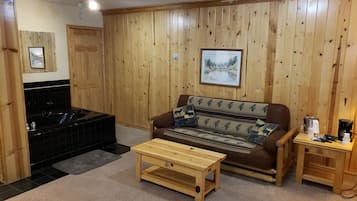 Suite, Hot Tub | Living room