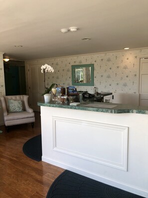 Reception - Sands of Time Motor Inn & Harbor House (Woods Hole)
