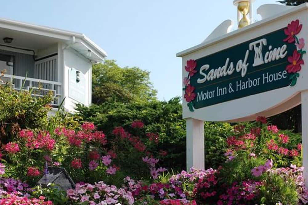 Sands of Time Motor Inn & Harbor House