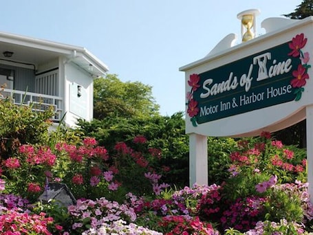 Front of property. Sands of Time Motor Inn & Harbor House