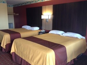 Standard Room, 2 Katil Ratu (Queen), Non Smoking | Meja, Wi-fi percuma 