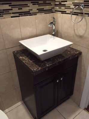 Desk, free WiFi - Budget Inn (Tonawanda)