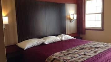 Standard Room, 1 King Bed, Non Smoking | Desk, free WiFi