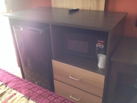 Habitación estándar, 1 cama de matrimonio grande, no fumadores | Escritorio y wifi gratis
