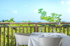 Lunch, dinner served; French cuisine, sea views