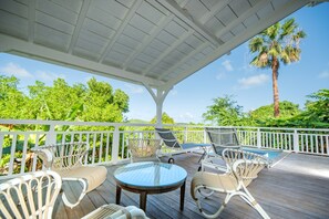 Comfort Suite, Private Pool | Terrace/patio