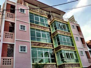 ด้านหน้าที่พัก