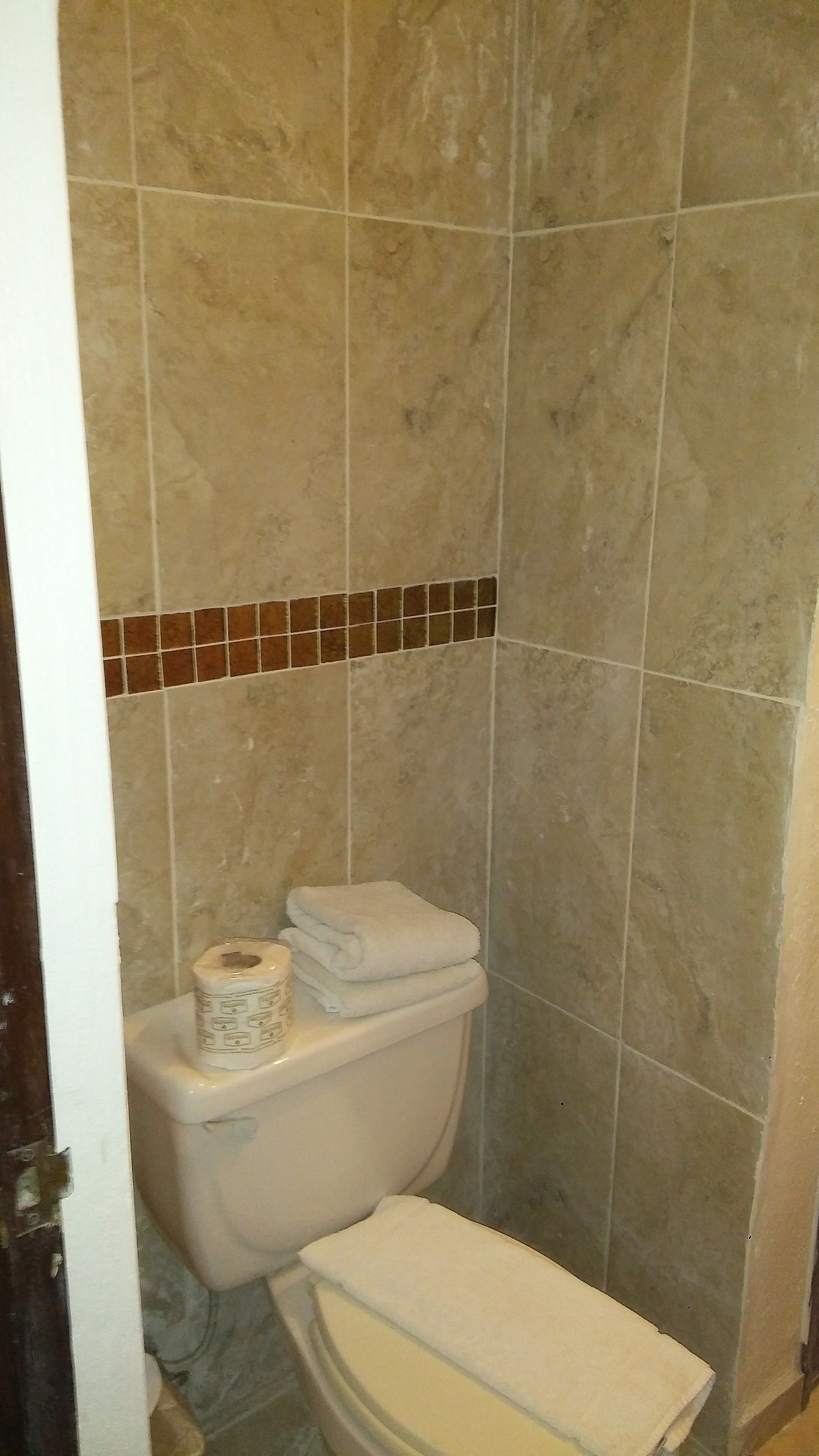 free toiletries, towels