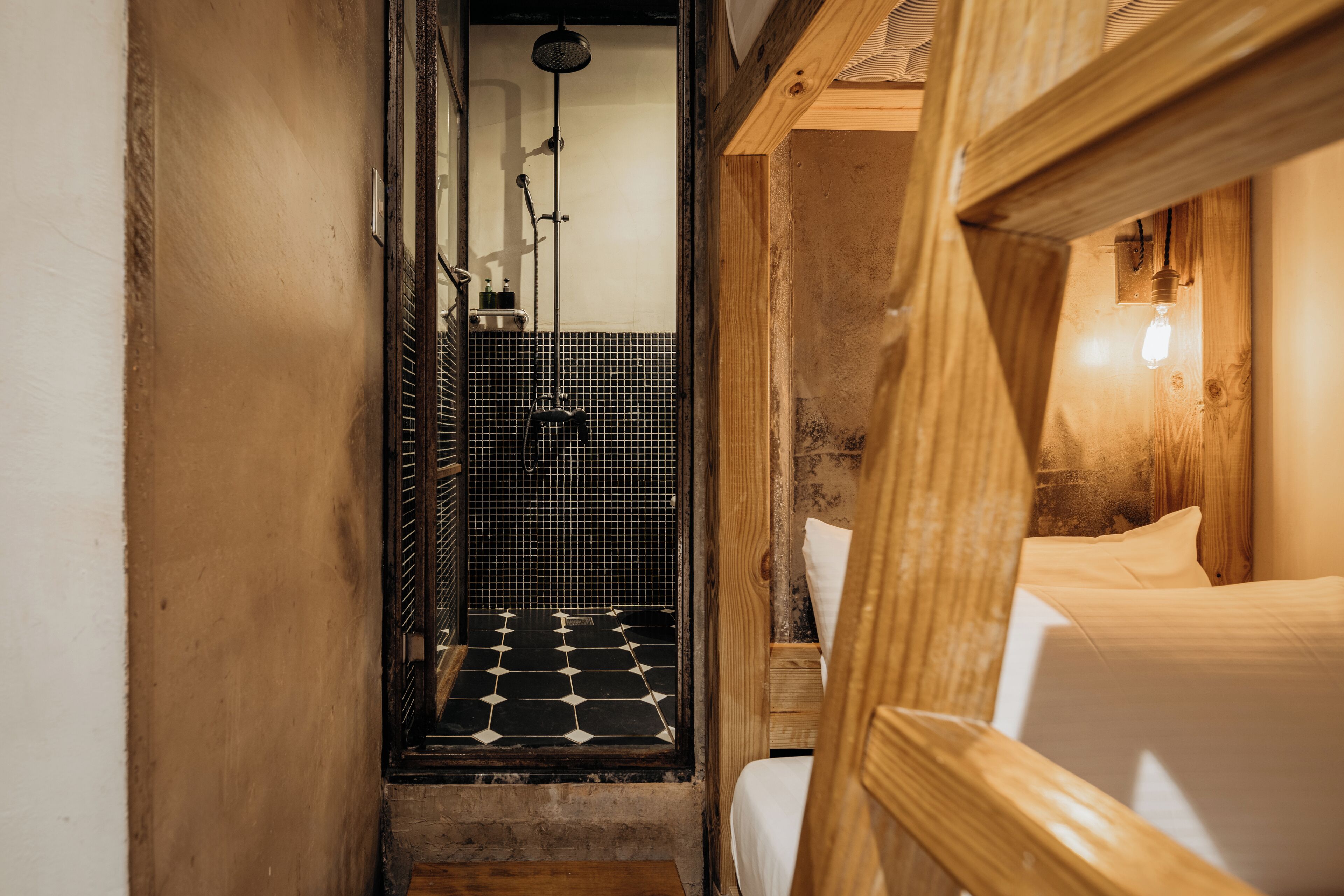 1 bedroom, individually decorated, individually furnished, desk