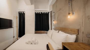 Individually decorated, individually furnished, desk, soundproofing