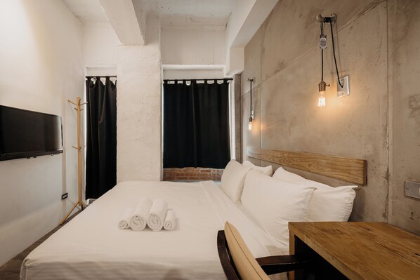 Individually decorated, individually furnished, desk, soundproofing