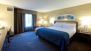 Chambre Standard, 1 très grand lit, accessible aux personnes à mobilité réduite (Roll-In Shower) | Bureau, fer et planche à repasser, accès au Wi-Fi (inclus)