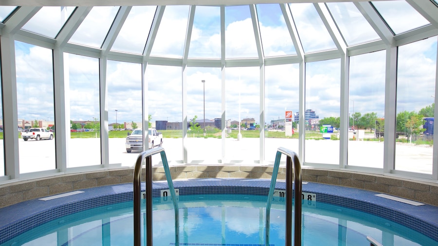 Holiday Inn Express Fargo SW - I-94 Medical Center by IHG