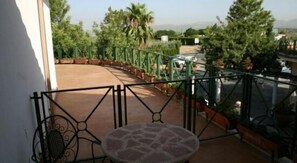 Balcony - Hotel Mitra (Cabra)