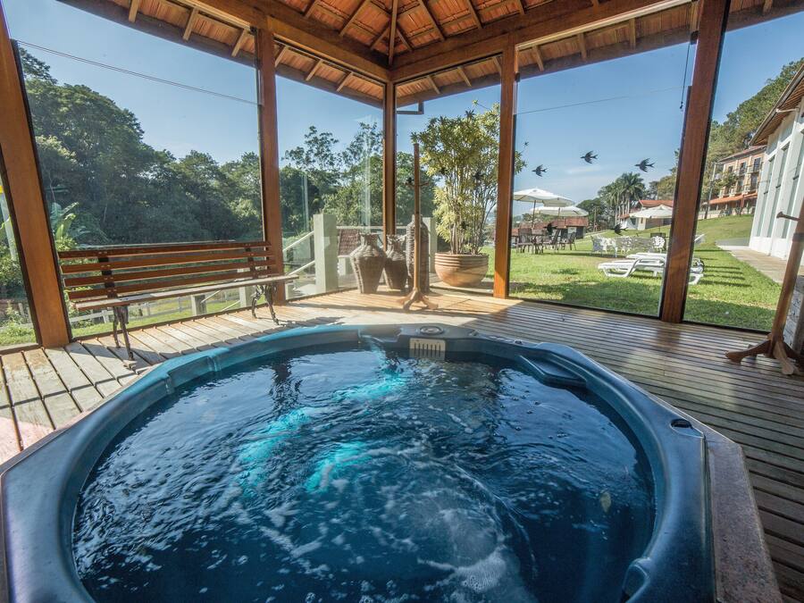 Bañera de hidromasaje interior