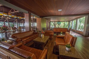 5 baaria, 3 allasbaaria