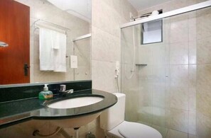 Standard Apartment, 1 Bedroom | Bathroom | Shower, towels - Atlântico Flat (Natal)