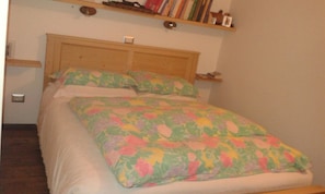 Apartamento standard, 1 quarto | Vista do quarto