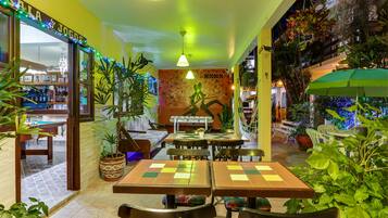 Lobby lounge