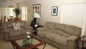 Living room - Time Out Florida Villas (Clermont)