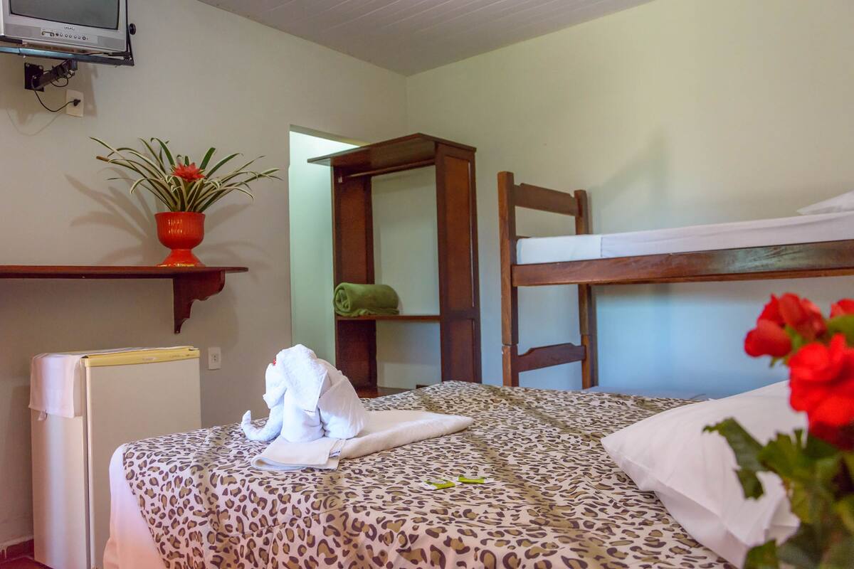 Habitación triple estándar | Wifi gratis y ropa de cama
